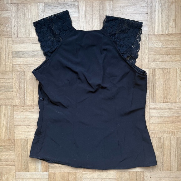 Tristan & Iseut | women's small Elegant Black v-neck Lace Tank Top - Picture 4 of 4